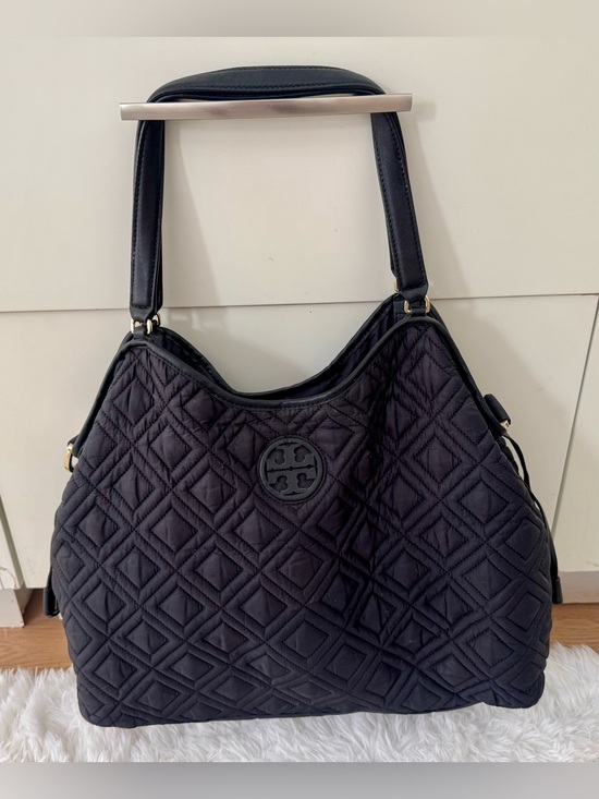 Tory Burch Handbags - Tory Burch Ella Quilted Nylon Hobo Shoulder Bag Black